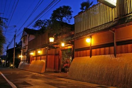 犬矢来のある京都らしい門構え